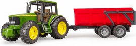 BRUDER - Farmer - John Deere vonós traktor
